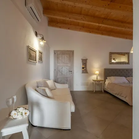 Dimoras Boutique Гостевой дом Ольбия